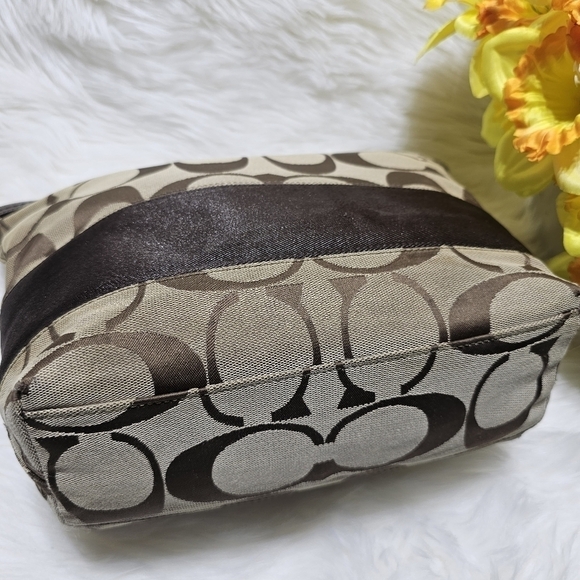 Coach Signature Tote brown/tan color - Picture 8 of 12